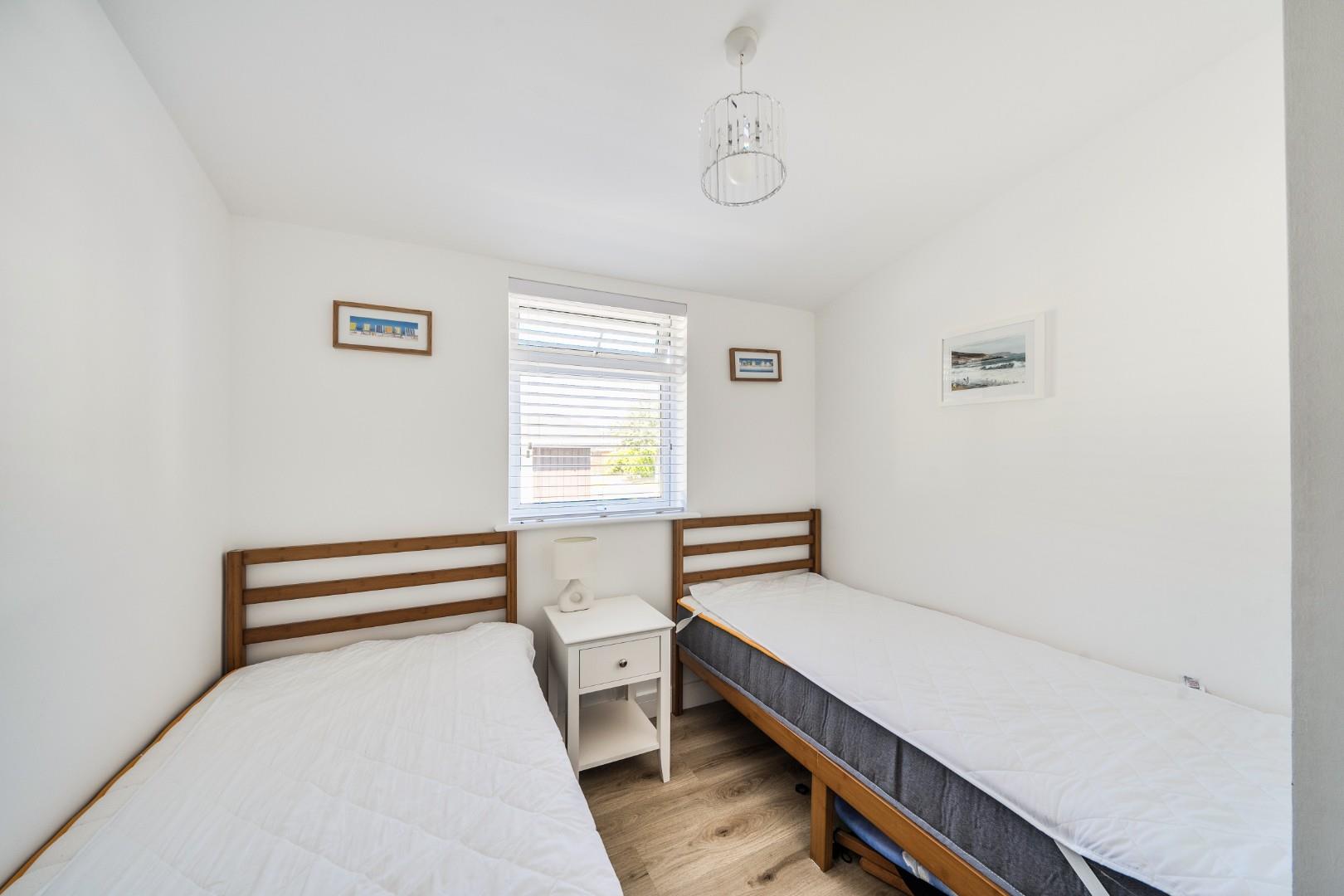 Summercliff Chalets, Caswell Bay, Caswell, Swansea, SA3 3BP
